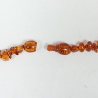 Babybernsteinkette "Splitter", ca. 32-34 cm einfärbig Steckschließe