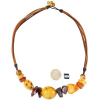 Collier, Bernstein auf Leder