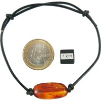 Armband, Bernstein auf Leder