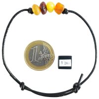 Armband, Bernstein auf Leder